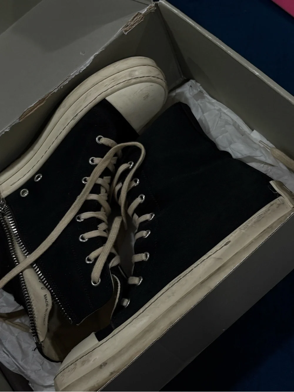 Rick Owens Box in Beige and Dark Blue